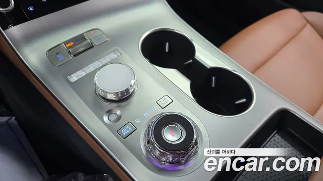 Genesis GV70 2.5T Бензин AWD — Фото автомобиля 9