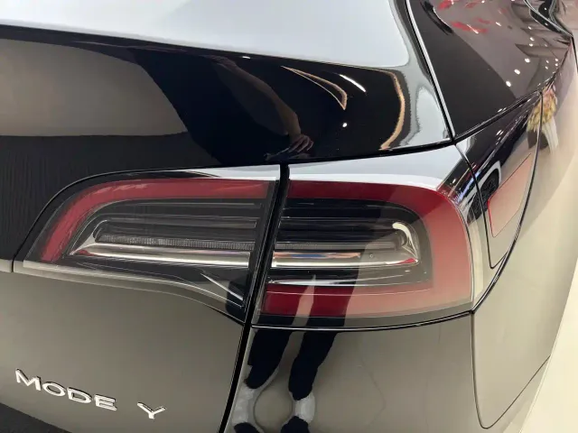 Tesla Model Y — Фото автомобиля 7