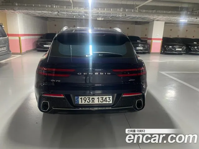 Genesis GV70 — Фото автомобиля 3