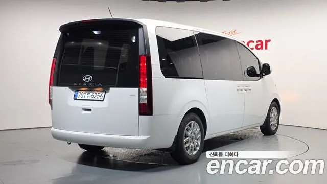 Hyundai Staria — Фото автомобиля 2