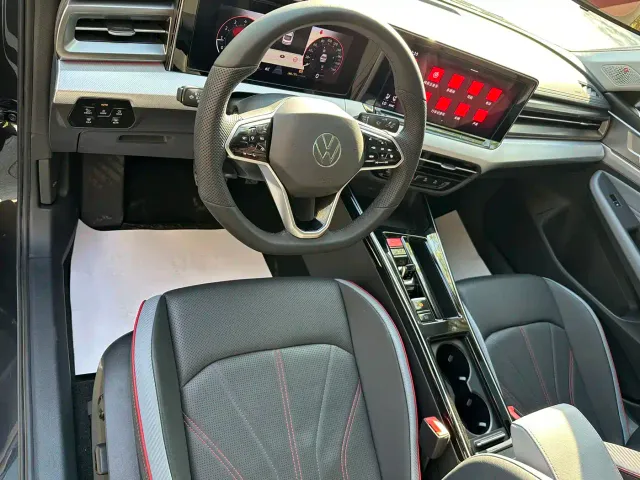 Volkswagen Lamando — Фото автомобиля 14