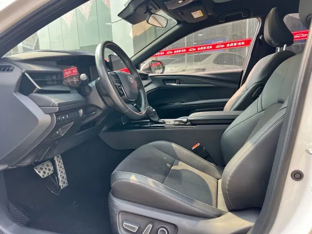Toyota Camry — Фото автомобиля 6