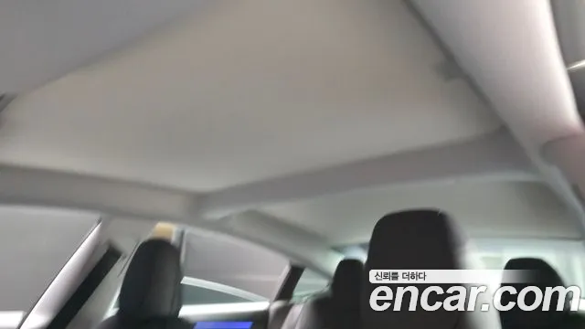Tesla Model 3 — Фото автомобиля 16