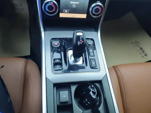 Jaguar XEL — Фото автомобиля 15