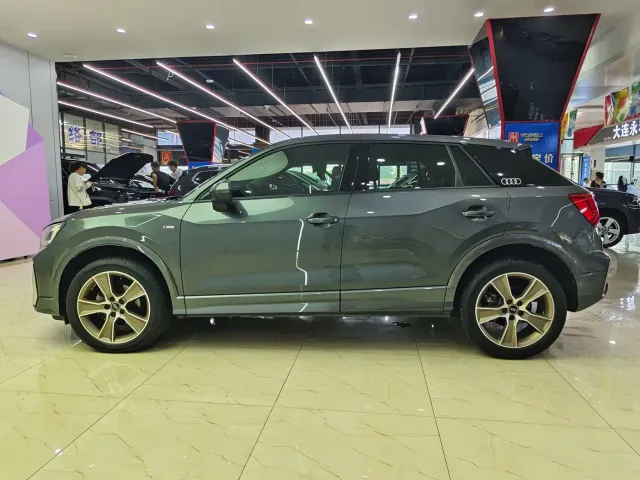 Audi Q2L — Фото автомобиля 7