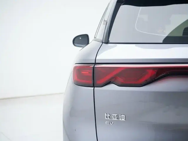 BYD Yuan UP — Фото автомобиля 13