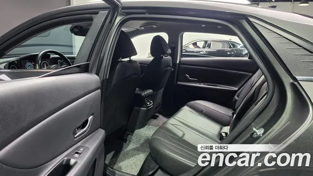 Hyundai AVANTE Avante (CN7) — Фото автомобиля 11