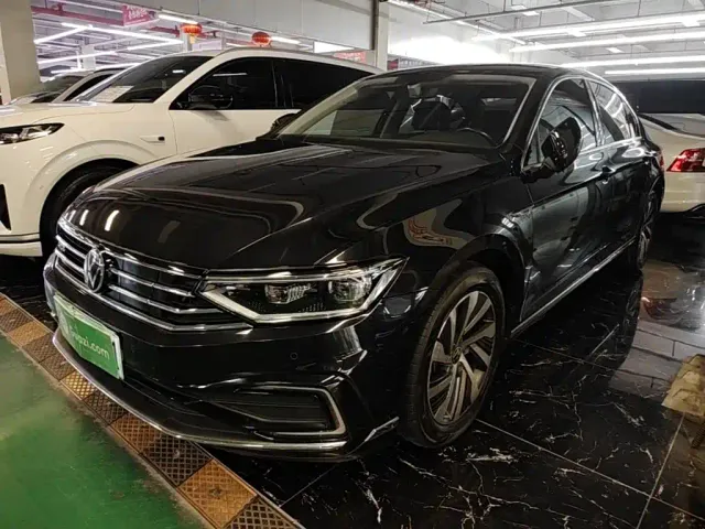 Фотография автомобиля — Volkswagen Magotan