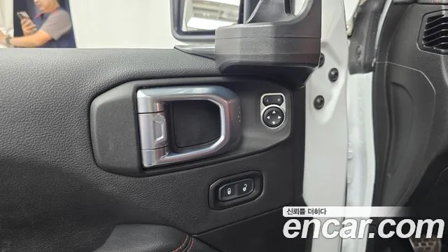 Jeep Wrangler JL — Фото автомобиля 27