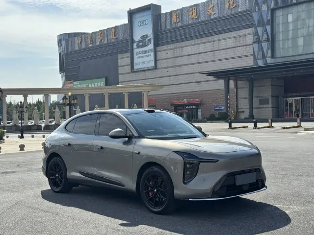 IM Motors LS6 — Фото автомобиля 3