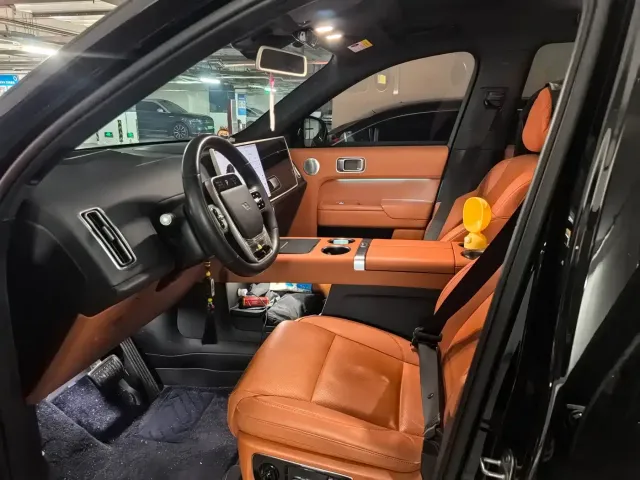 Li Auto L8 — Фото автомобиля 2