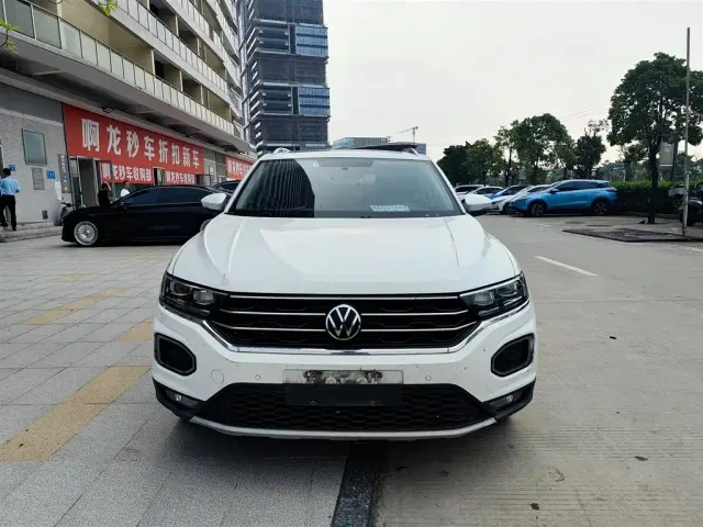 Volkswagen T-Roc — Фото автомобиля 2