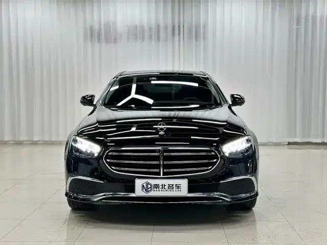 Mercedes-Benz E-Class — Фото автомобиля 2