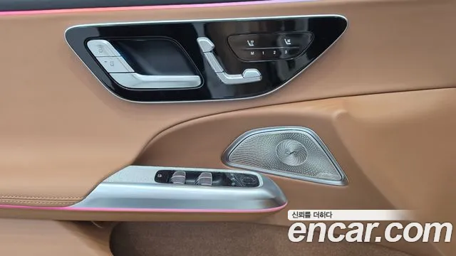 Mercedes-Benz E-Class — Фото автомобиля 14