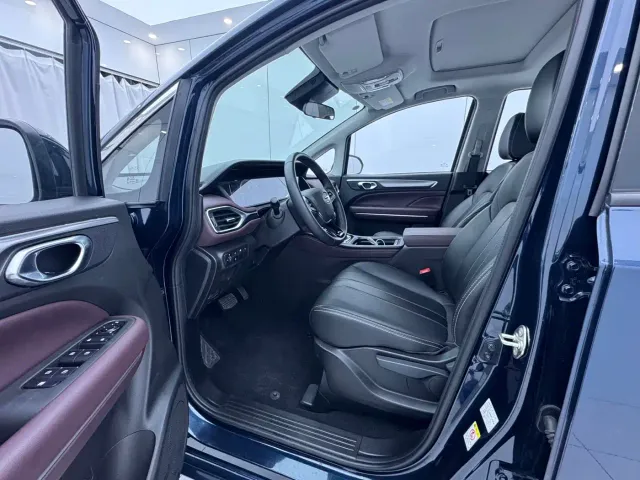 GAC Trumpchi M6 — Фото автомобиля 7