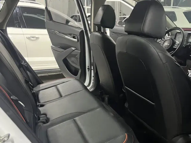 Kia Seltos — Фото автомобиля 12