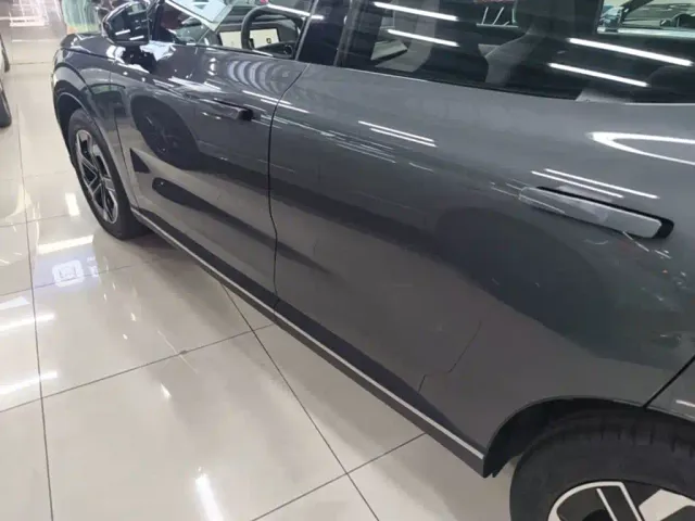 Volvo Volvo XC70 Plug-in Hybrid 2025 Standard — Фото автомобиля 21