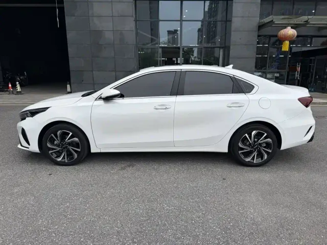 Kia K3 — Фото автомобиля 5