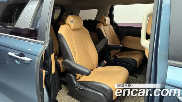 Kia Canival — Фото автомобиля 10