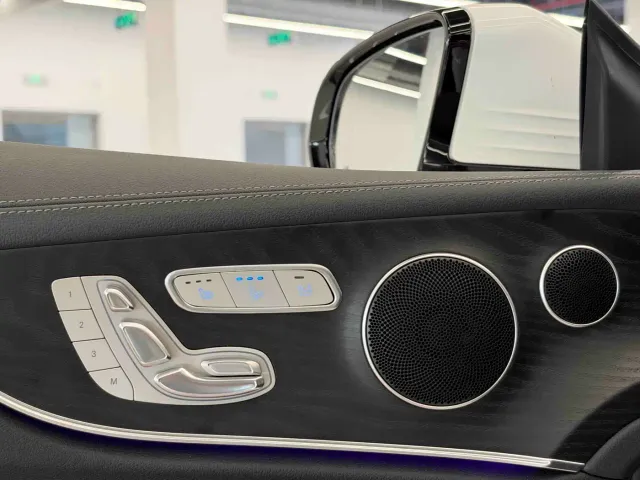 Mercedes-Benz E-Class — Фото автомобиля 11