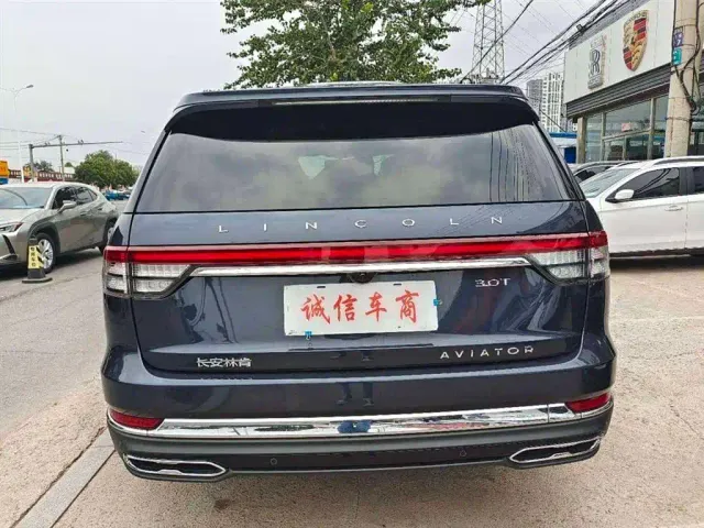 Lincoln Aviator — Фото автомобиля 17