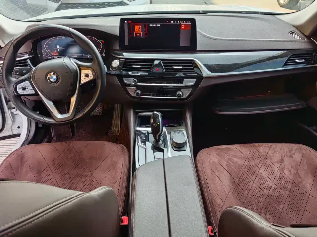 BMW 5 Series — Фото автомобиля 4