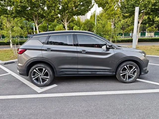Geely Binyue — Фото автомобиля 9