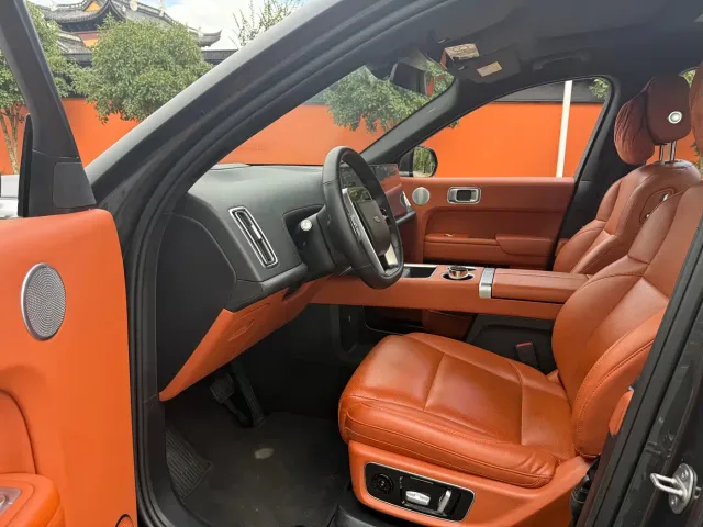 Li Auto L9 — Фото автомобиля 9