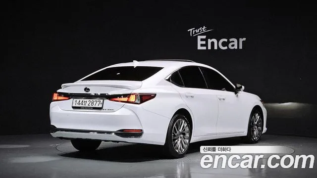 Lexus ES 7th Gen — Фото автомобиля 2