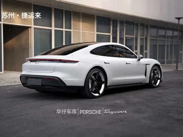 Porsche Taycan — Фото автомобиля 12