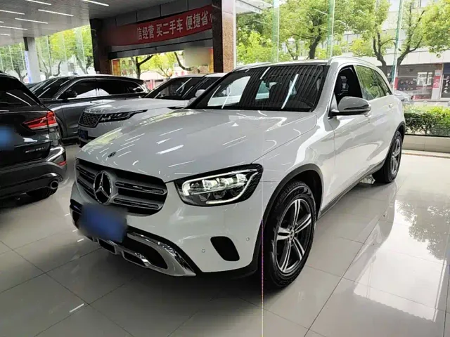 Фотография автомобиля — Mercedes-Benz GLC-Class