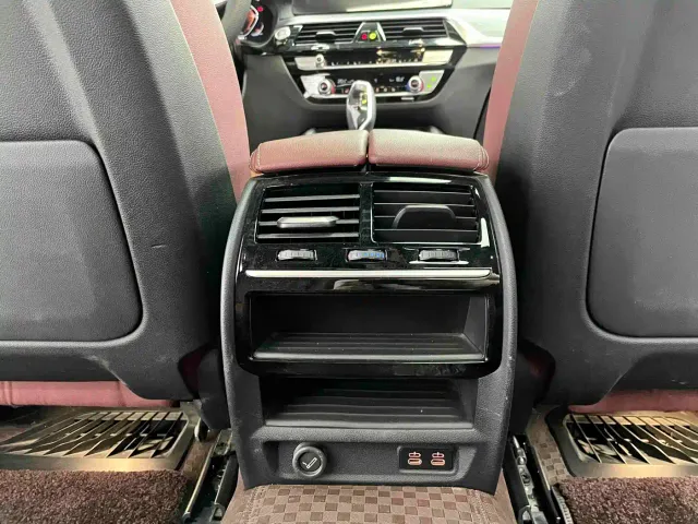 BMW 5 Series — Фото автомобиля 11