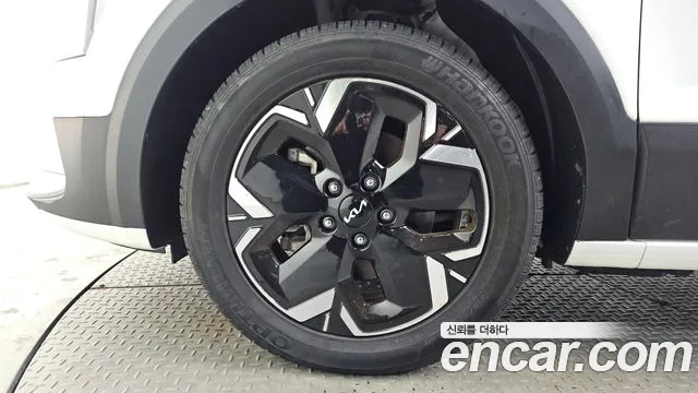 Kia Niro — Фото автомобиля 5