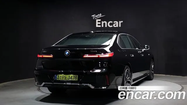 BMW 7-Series 7 серия (G70) 740i xDrive M Sport — Фото автомобиля 2