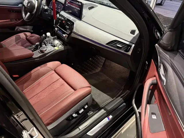 BMW 5 Series — Фото автомобиля 5