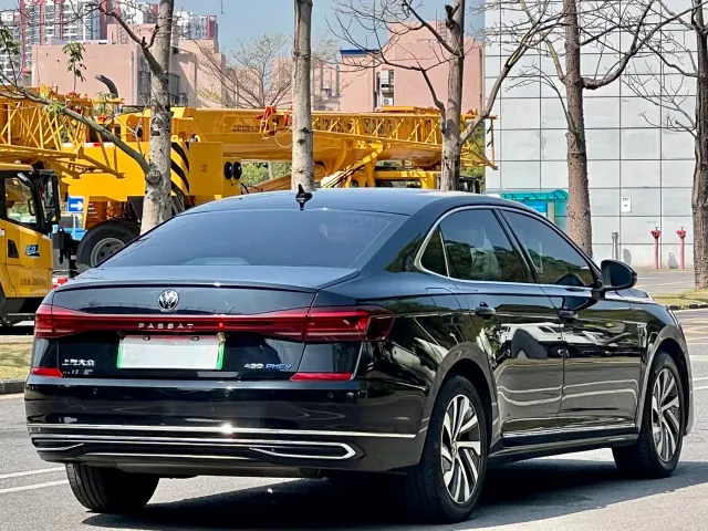 Volkswagen Passat — Фото автомобиля 4