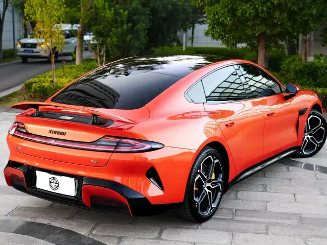 Xiaomi SU7 — Фото автомобиля 18