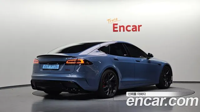 Tesla Model S — Фото автомобиля 2