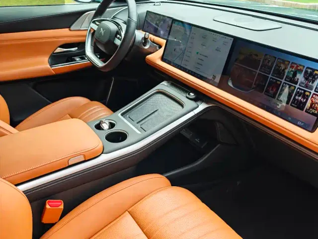 Xpeng G9 — Фото автомобиля 11