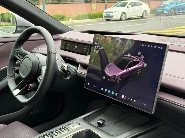 Xiaomi SU7 — Фото автомобиля 11