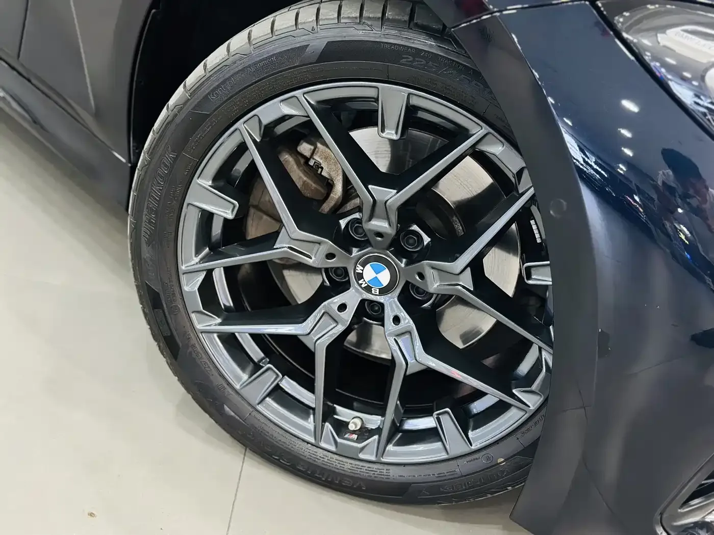 BMW BMW 3 Series 2025 330Li Premium M Sport Night Edition — Фото автомобиля 9