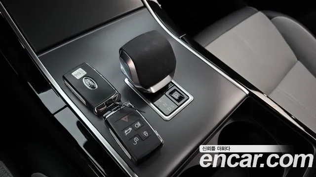 Land Rover Range Rover Velar Range Rover Velar 3.0 P400 Dynamic HSE — Фото автомобиля 7