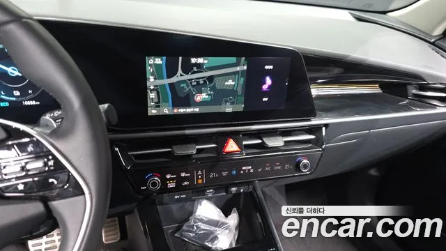 Kia Niro The All New Niro Signature — Фото автомобиля 12