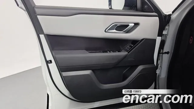 Land Rover Range Rover Velar — Фото автомобиля 24