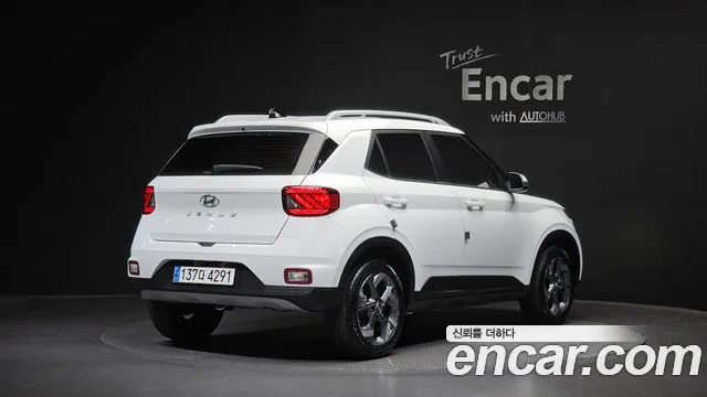 Hyundai Venue — Фото автомобиля 2
