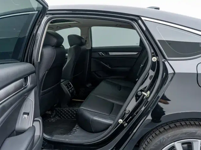 Honda Accord — Фото автомобиля 15