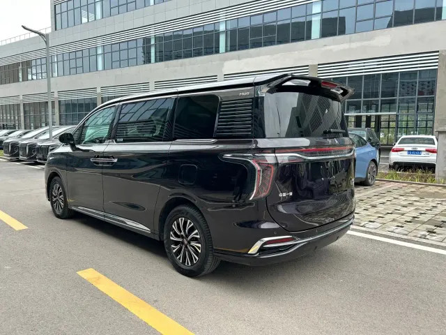 Hongqi HQ9 PHEV — Фото автомобиля 16
