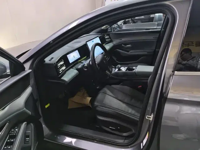 BYD Qin L — Фото автомобиля 9