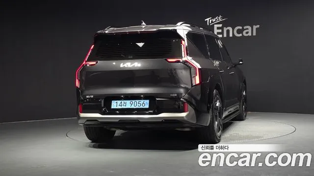 Kia EV9 — Фото автомобиля 4
