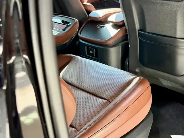 Lincoln Navigator — Фото автомобиля 28